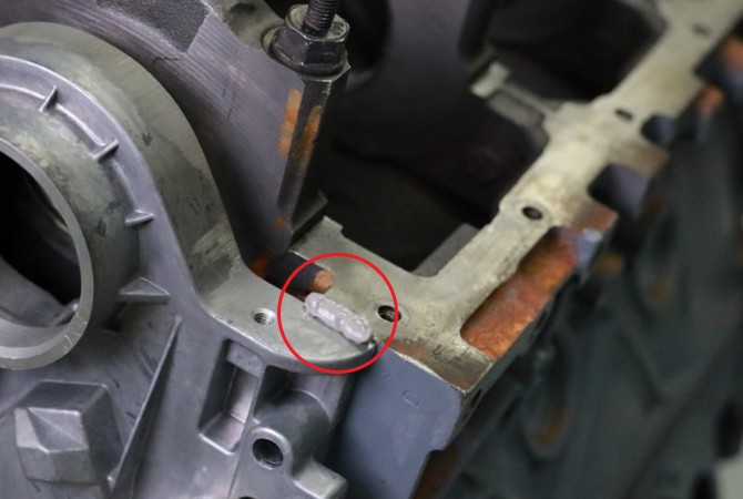 RTV-On-Oil-Pan-Gasket RTV-On-Oil-Pan-Gasket